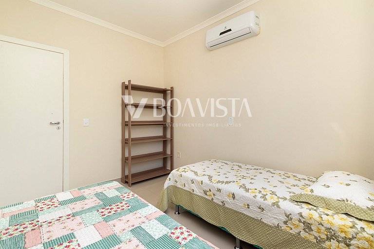 Rent Apartment 3 bedrooms without a suite 100m Mar | Pumps / SC