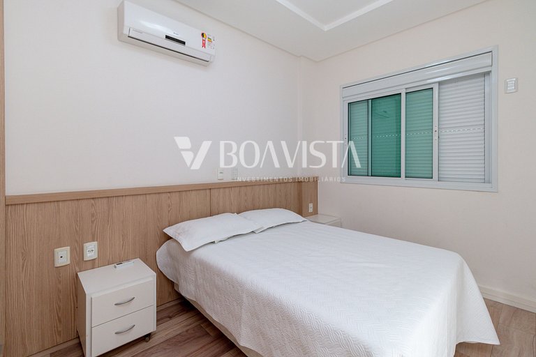 3-Bedroom Apartment with Ocean View in Bombas