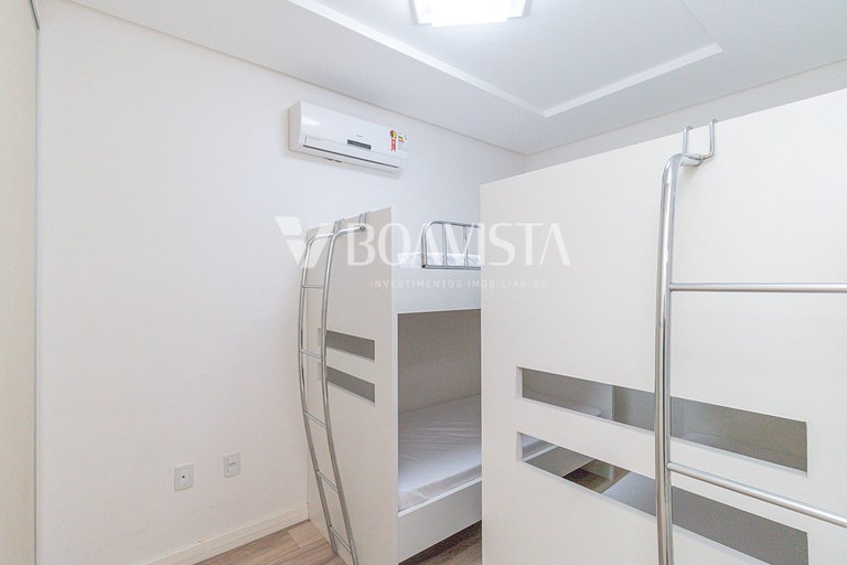 3-Bedroom Apartment with Ocean View in Bombas