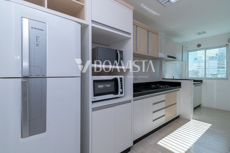 3-Bedroom Apartment with Ocean View in Bombas