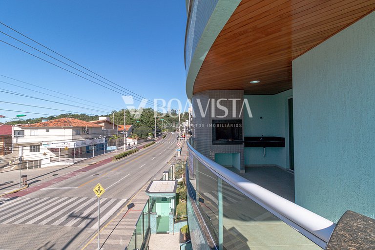 3-Bedroom Apartment with Ocean View in Bombas