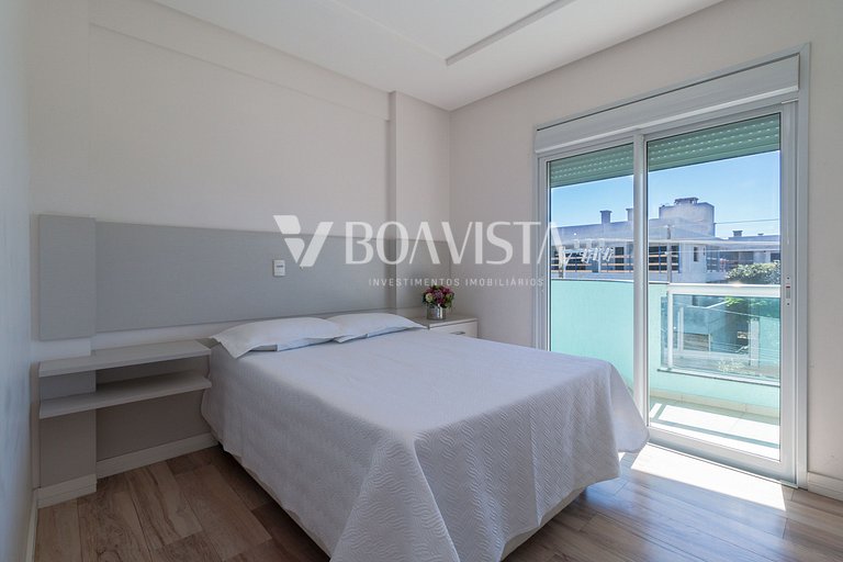 3-Bedroom Apartment with Ocean View in Bombas