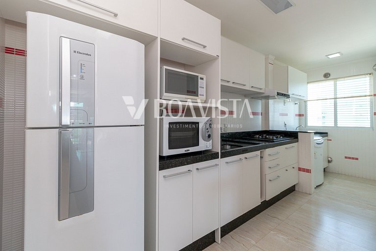 3-Bedroom Apartment with Ocean View in Bombas