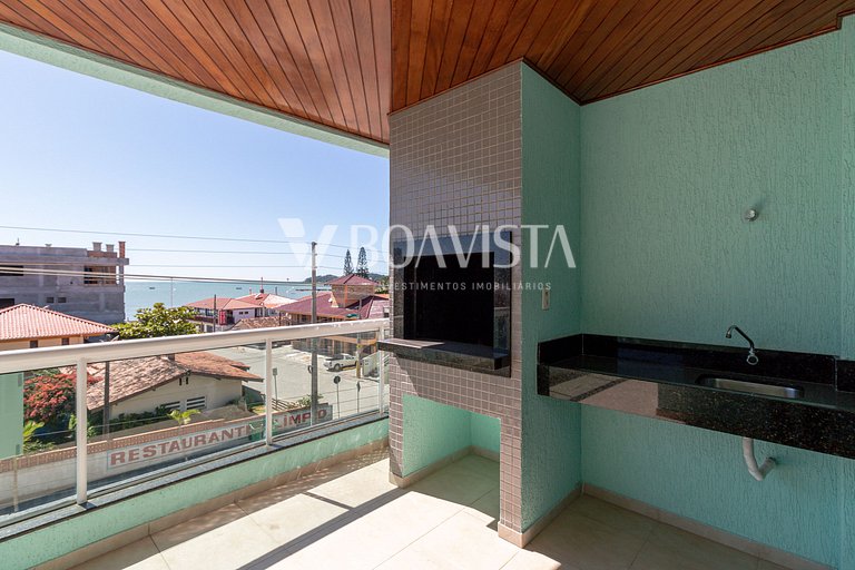 3-Bedroom Apartment with Ocean View in Bombas