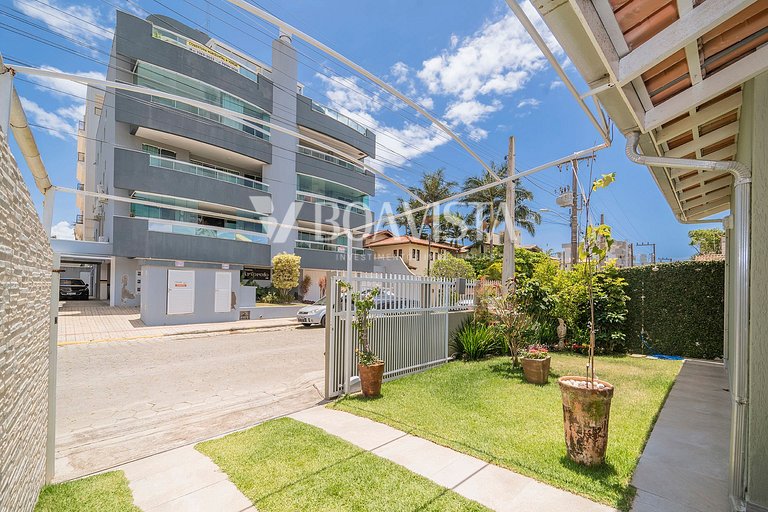 3 bedroom house for rent for 8 people Bombinhas SC