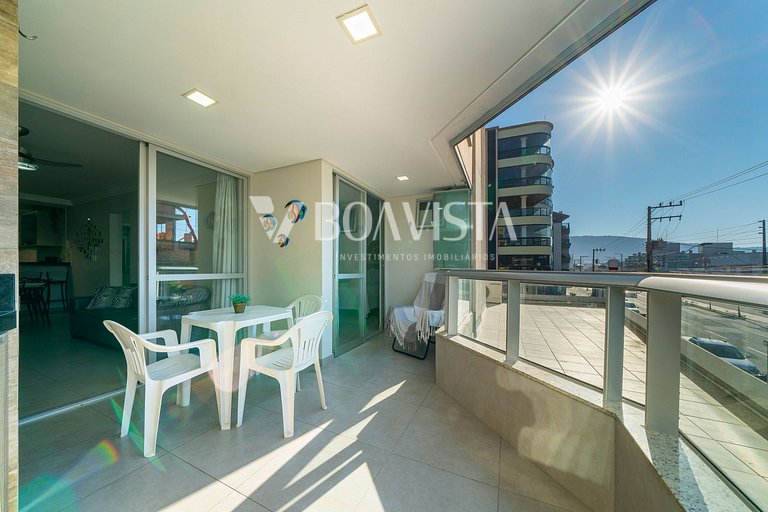 3 bedroom apartment 50 meters from the beach