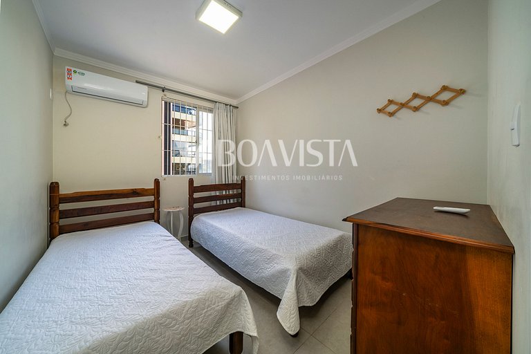 3 bedroom apartment 50 meters from the beach