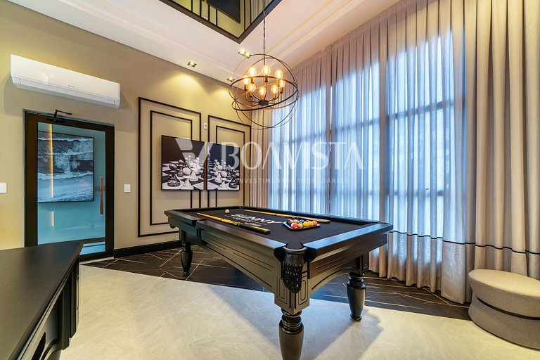 Apto c/ piscina, área de lazer e sala de jogos