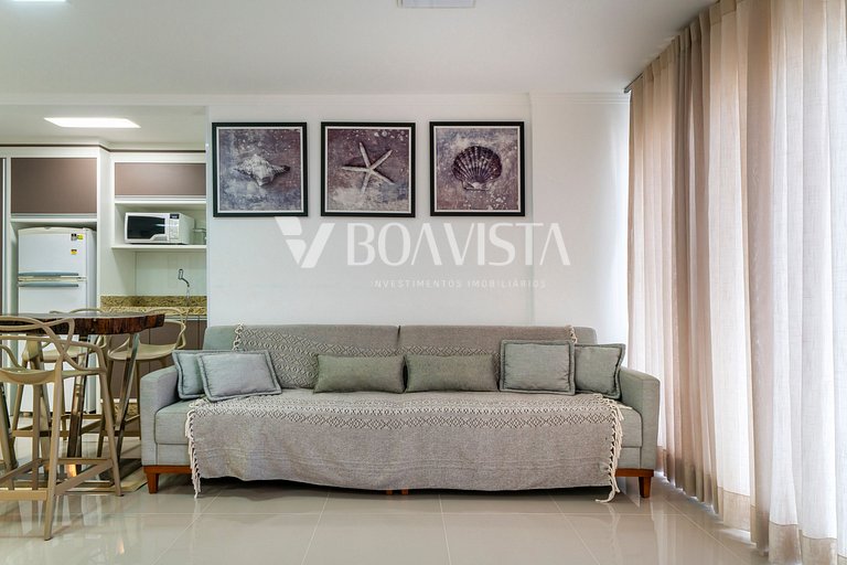 2 bedroom apartment with partial sea view