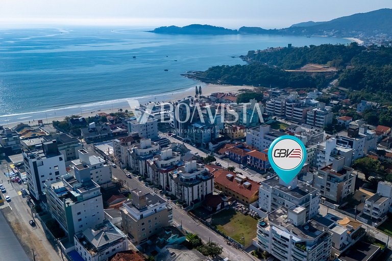 2 bedroom apartment with partial sea view