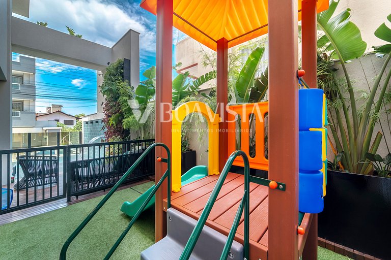 3 bedroom apartment, 2 of which are demi-suites, with swimmi