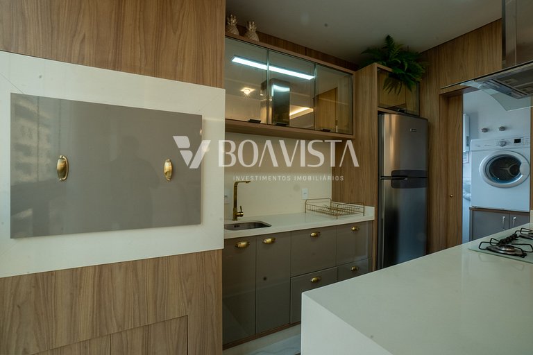 3 bedroom apartment, 2 of which are demi-suites, with swimmi