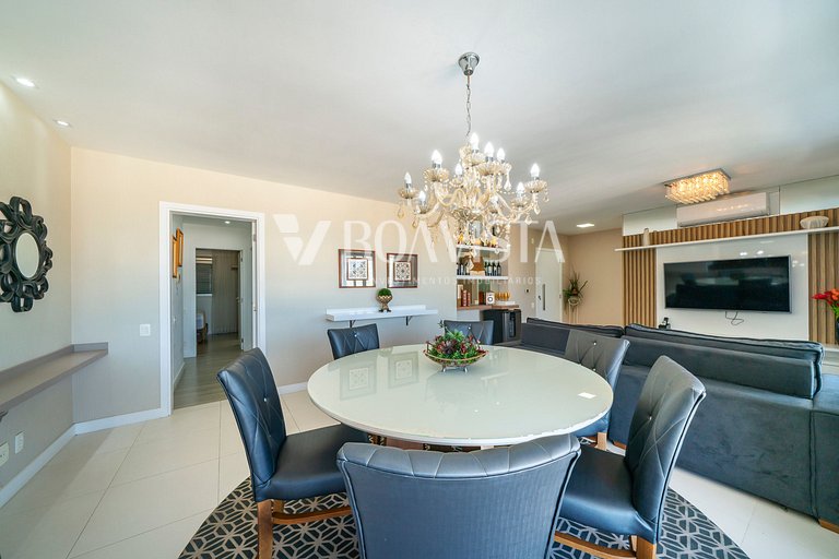 Sea view apartment with 4 bedrooms/pool