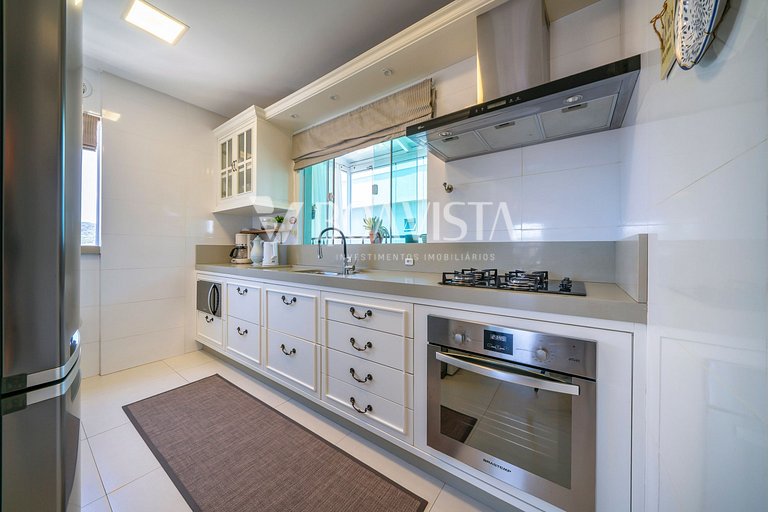 Duplex penthouse with 3 suites in Bombas