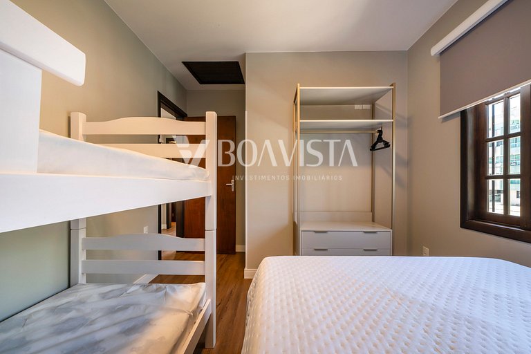 High standard house with swimming pool for 15 people