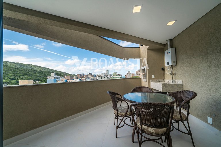 Triplex with 3 suites in Bombas