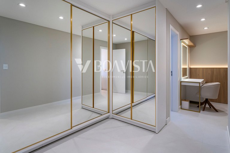 Triplex with 3 suites in Bombas