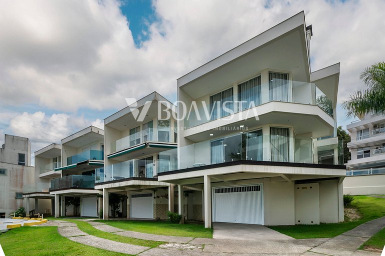 Casa con 4 suites con vista al mar