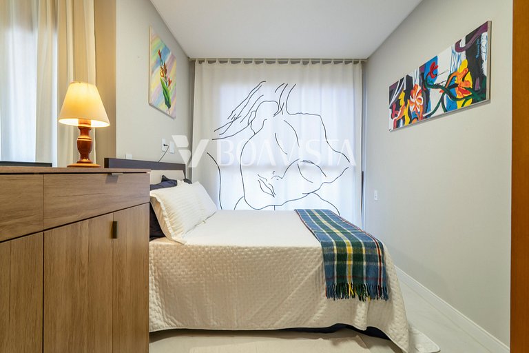 Apartamento alto padrão com piscina