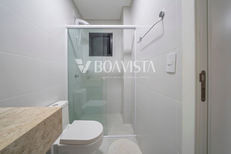 Apto c/ piscina, área de lazer e sala de jogos