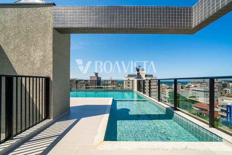 Apto c/ piscina, área de lazer e sala de jogos
