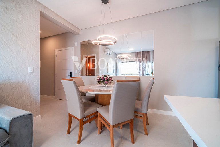 Apto 2 Suítes Próx. à Praia c/ Piscina