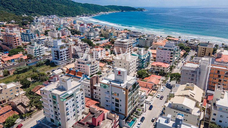 Aluguel Apartamento com 2 suítes com Piscina