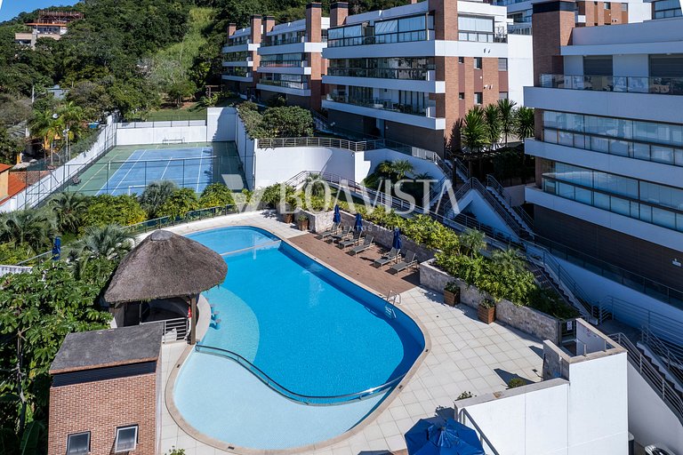 Sea view apartment with 4 bedrooms/pool