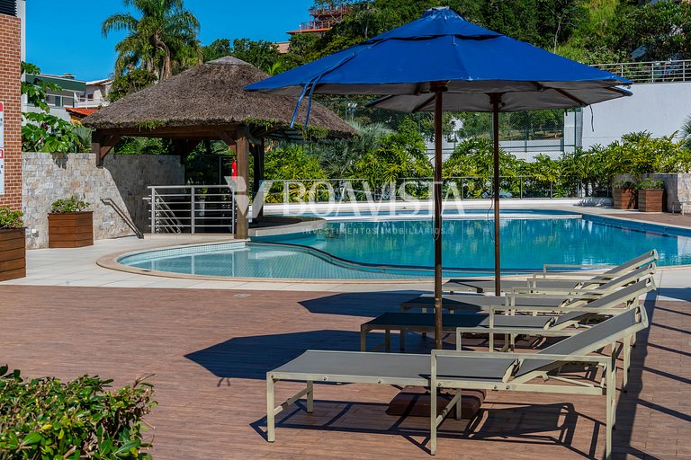 Sea view apartment with 4 bedrooms/pool