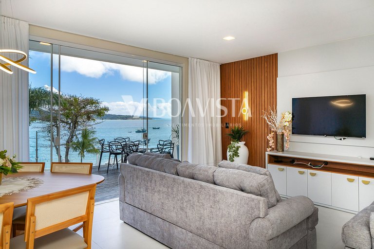 Casa frente mar 4 suítes p/ 12 pessoas