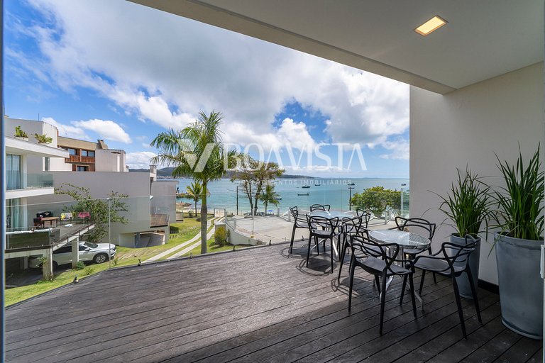 Casa frente mar 4 suítes p/ 12 pessoas