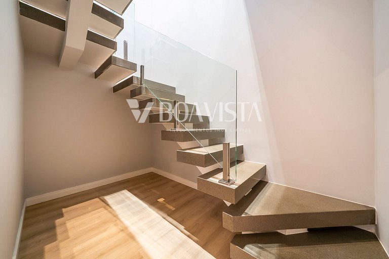 Duplex Alto Padrão Frente Mar com Piscina - 1149