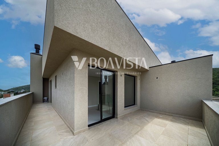 Triplex 3 suites em Bombas