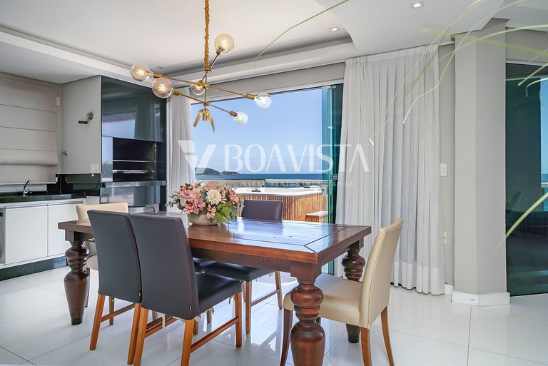 High-End Penthouse for 10: Jacuzzi and Ocean View