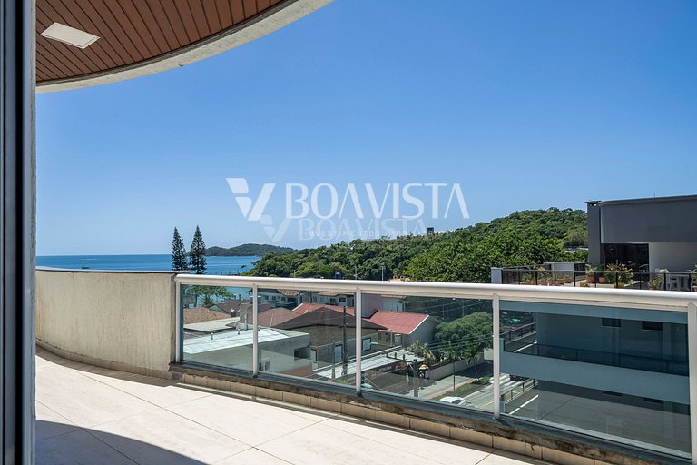 Penthouse de Alta Gama para 10: Jacuzzi y Vista al Mar