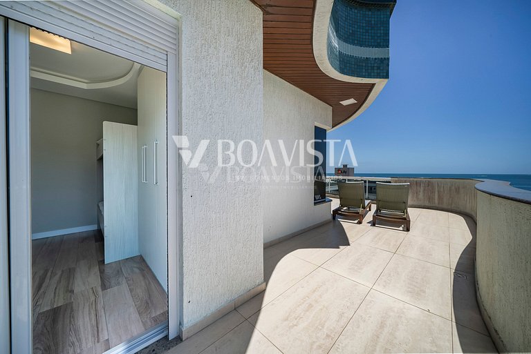 Penthouse de Alta Gama para 10: Jacuzzi y Vista al Mar
