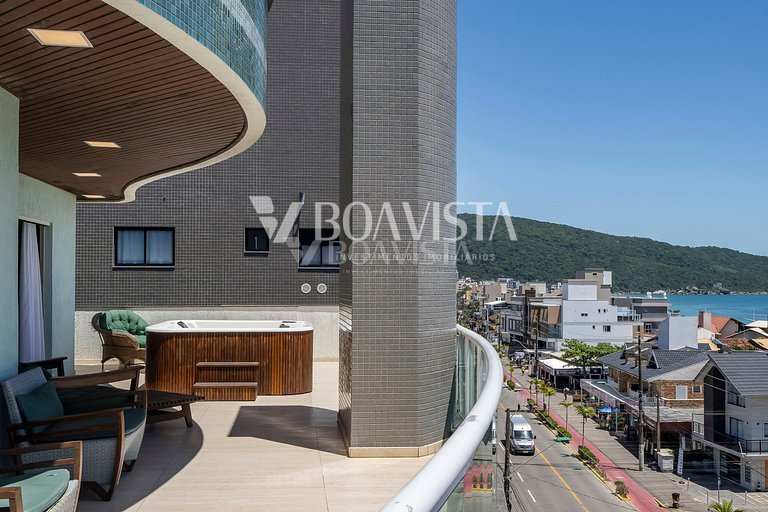 Penthouse de Alta Gama para 10: Jacuzzi y Vista al Mar