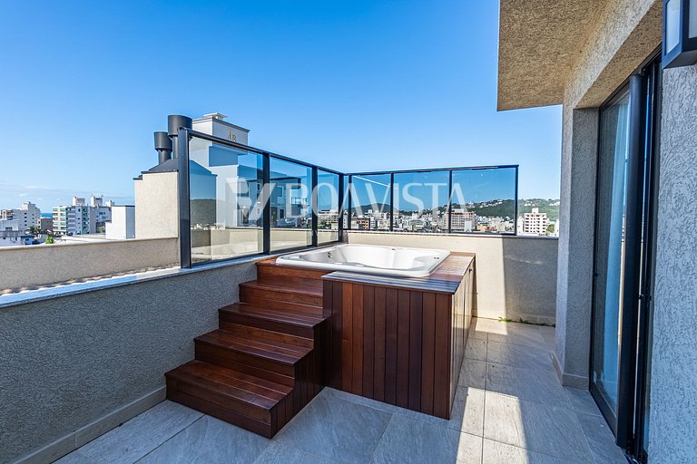 Triplex Premium com Jacuzzi e 3 Suítes