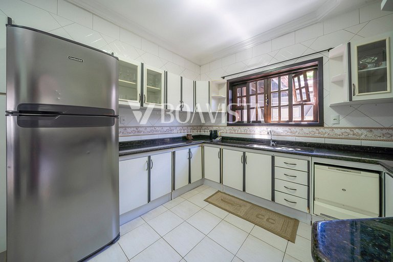 Férias em Grupo! Casa Espaçosa Próxima ao Mar