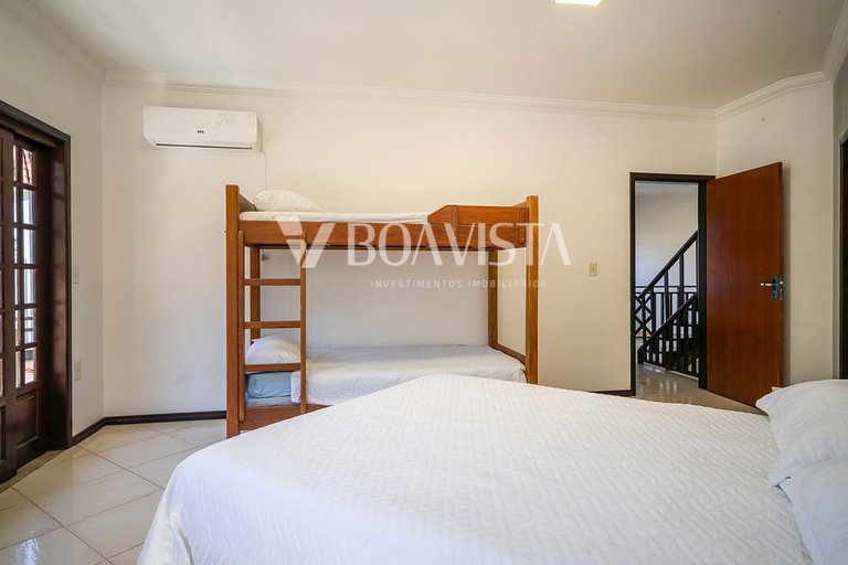 Férias em Grupo! Casa Espaçosa Próxima ao Mar