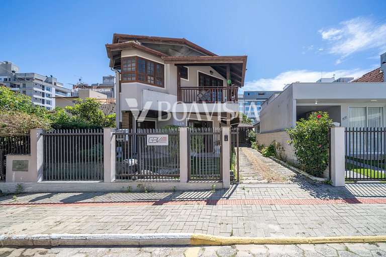 Férias em Grupo! Casa Espaçosa Próxima ao Mar